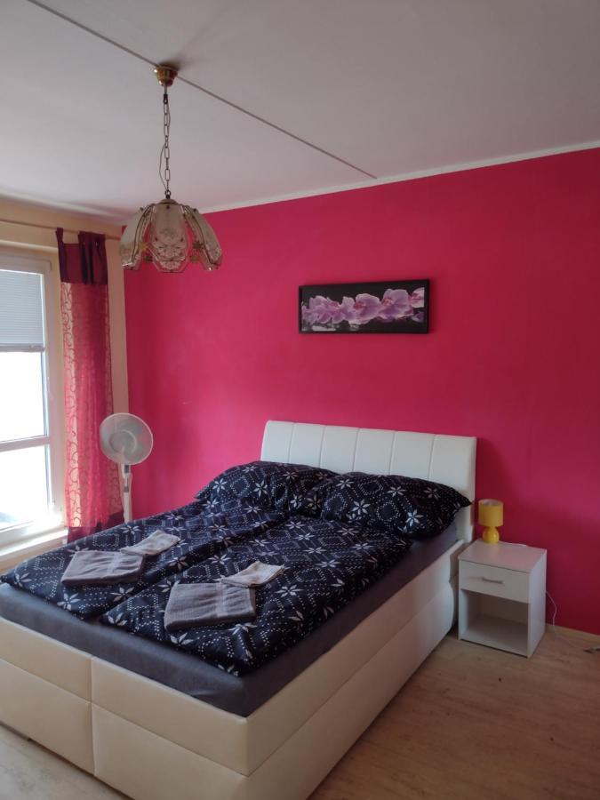 Apartmens Kv カルロヴィ・ヴァリ エクステリア 写真