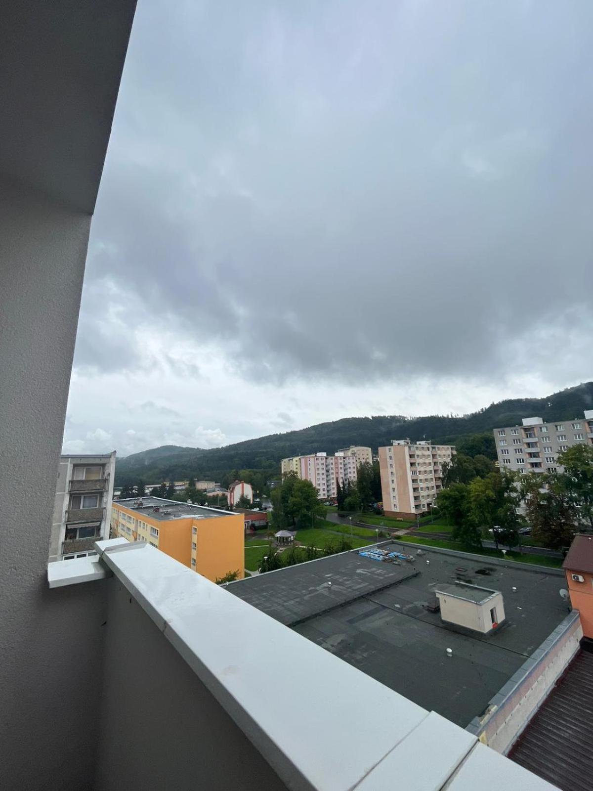 Apartmens Kv カルロヴィ・ヴァリ エクステリア 写真
